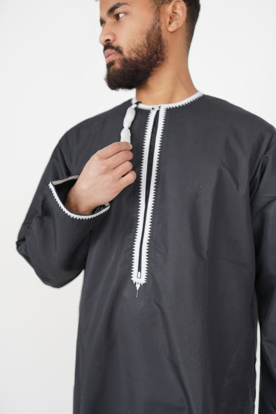 Black & White Omani Thobe